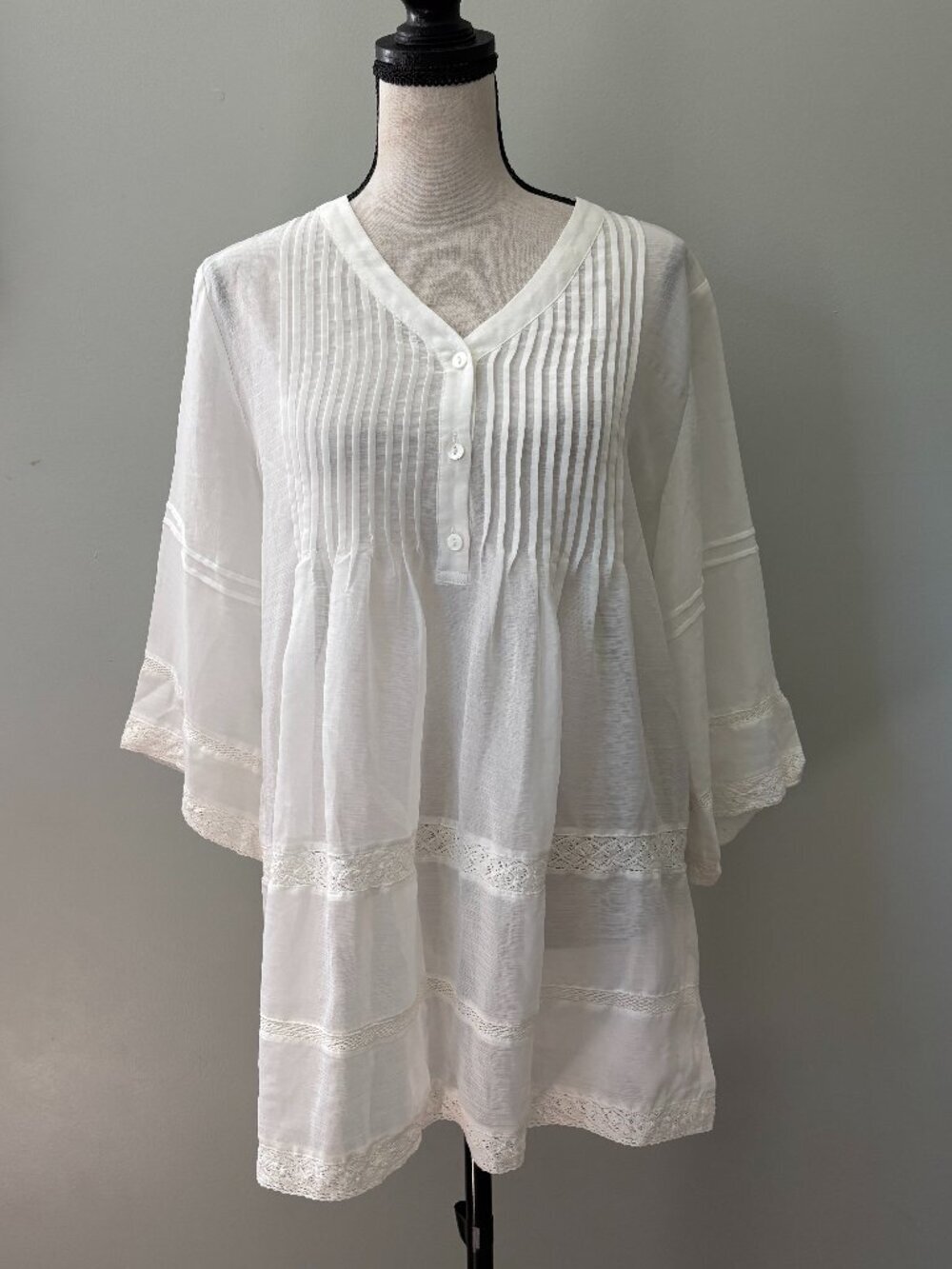 Weill Paris White Pintuck Lace-Trim Blouse Size 8 Like New